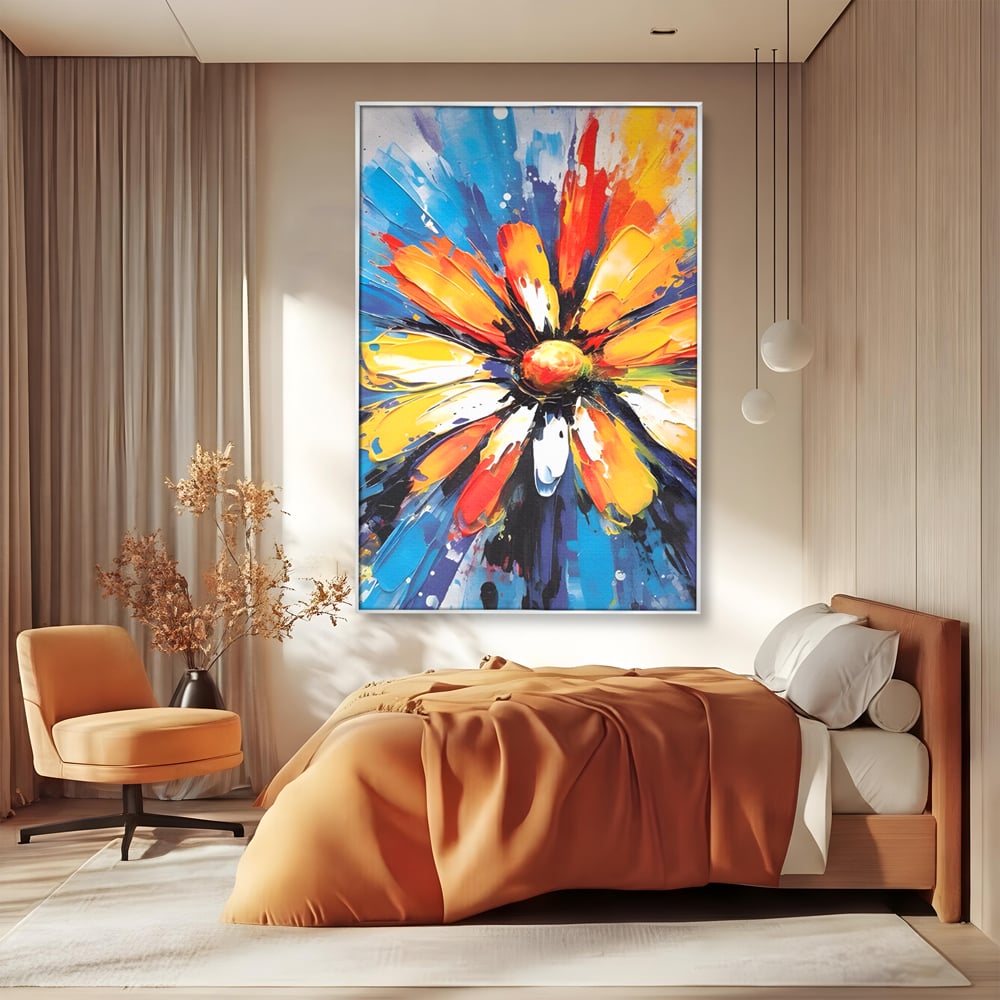 Tablou canvas cu pictura abstracta cu floare colorata, in rama de aluminiu argintiu, pe perete intr-un dormitor